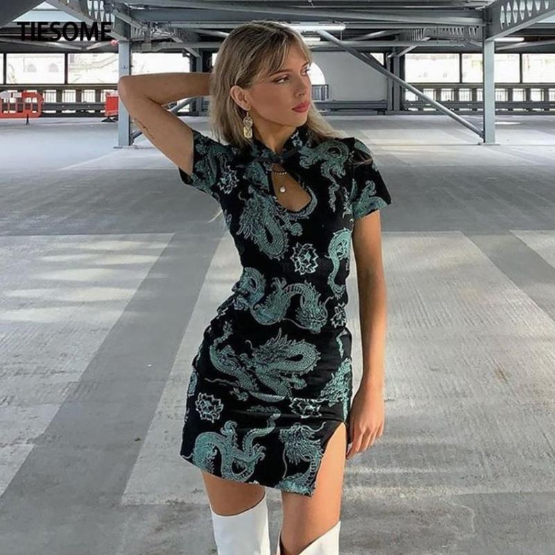 Casual Dresses Chinese Traditional Cheongsam Women Print Dragon Pattern Hem Slit Sexy Mini Dress Hollow Retro Short Sleeve Summer Dish Qipao, Green
Casual Dresses Chinese Traditional Cheongsam Women Print Dragon Pattern Hem Slit Sexy Mini Dress Hollow Retro Short Sleeve Summer Dish Qipao, Green