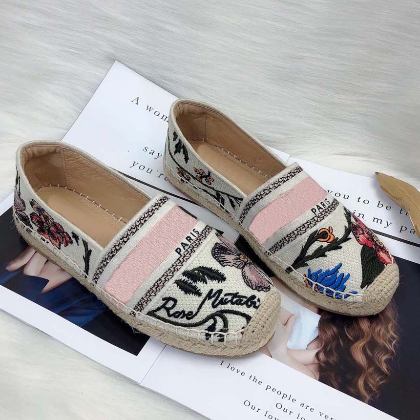 Classics Loafers Espadrilles casual shoe woman Luxurys Designers Shoes sneakers knitting fisherman Canvas and Fashion With box 07, #39
Classics Loafers Espadrilles casual shoe woman Luxurys Designers Shoes sneakers knitting fisherman Canvas and Fashion With box 07, #39