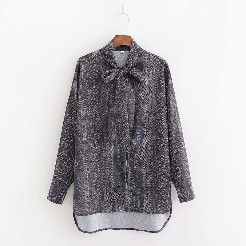 Summer women European And American Style Niche Retro Fashion Neckline Bow Tie Snake Print Long-Sleeved Female Shirt 210520, Multi
Summer women European And American Style Niche Retro Fashion Neckline Bow Tie Snake Print Long-Sleeved Female Shirt 210520, Multi