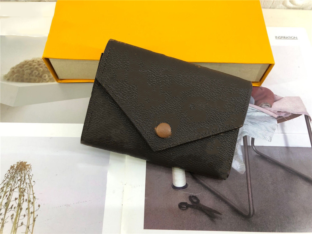 10 color Brand Designers women Wallet Purse Original High Quality Fashion man Short Victorine Wallets Classic Zipper Pocket Pallas Bag Card Holder 41ap938, Red
10 color Brand Designers women Wallet Purse Original High Quality Fashion man Short Victorine Wallets Classic Zipper Pocket Pallas Bag Card Holder 41ap938, Red