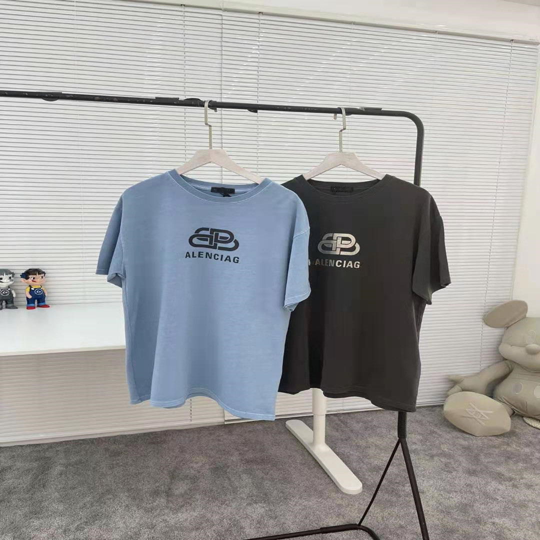 BB lock letter printed short sleeve T-shirt ~ 2021 early spring new trend foreign style leisure loose men and women, White
BB lock letter printed short sleeve T-shirt ~ 2021 early spring new trend foreign style leisure loose men and women, White
