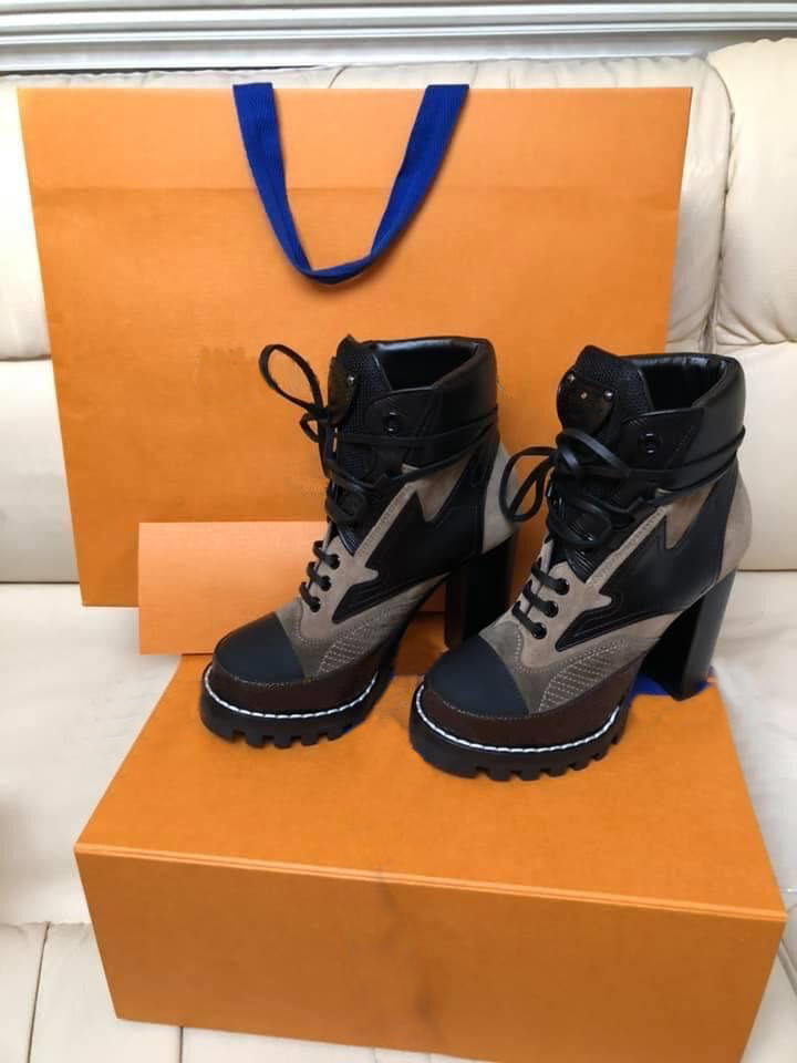 High heels 9.5cm Martin boots Autumn winter Coarse heel women shoes Desert Boot 100% real leather zipper letter Lace up 35-41, Brown 
High heels 9.5cm Martin boots Autumn winter Coarse heel women shoes Desert Boot 100% real leather zipper letter Lace up 35-41, Brown