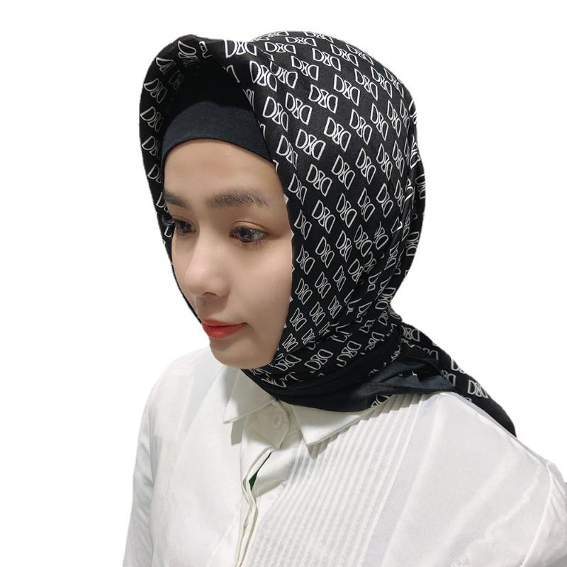 Letter D Printed Silk Scarf Women's Headscarf 90*90cm Twill Satin Large Square Lady Beach Fashion Luxury Shawl Scarves, Blue;gray
Letter D Printed Silk Scarf Women's Headscarf 90*90cm Twill Satin Large Square Lady Beach Fashion Luxury Shawl Scarves, Blue;gray