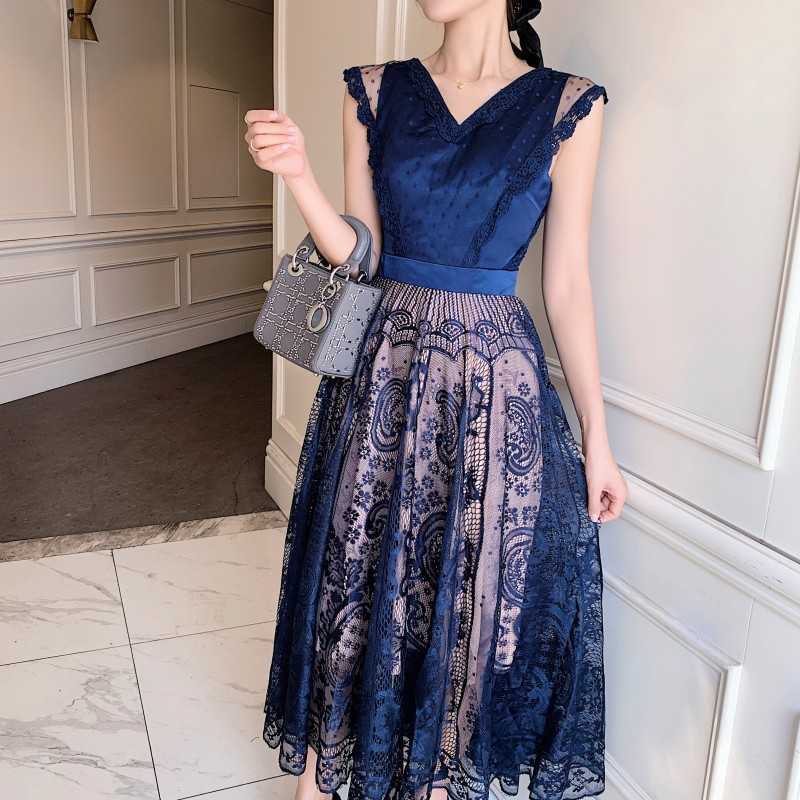 High Quality Runway Designer Elegant Lace Patchwork V Neck Party Long Dress Female Fashion Vintage Waist Slim 210526, Photo color
High Quality Runway Designer Elegant Lace Patchwork V Neck Party Long Dress Female Fashion Vintage Waist Slim 210526, Photo color