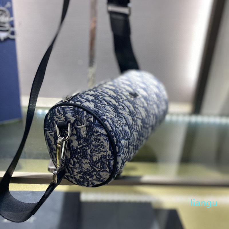 2021 Horse messenger bag leather shoulder round bag cotton canvas unisex designer handbag 061 coin purse top quality, Size: 22cm
2021 Horse messenger bag leather shoulder round bag cotton canvas unisex designer handbag 061 coin purse top quality, Size: 22cm