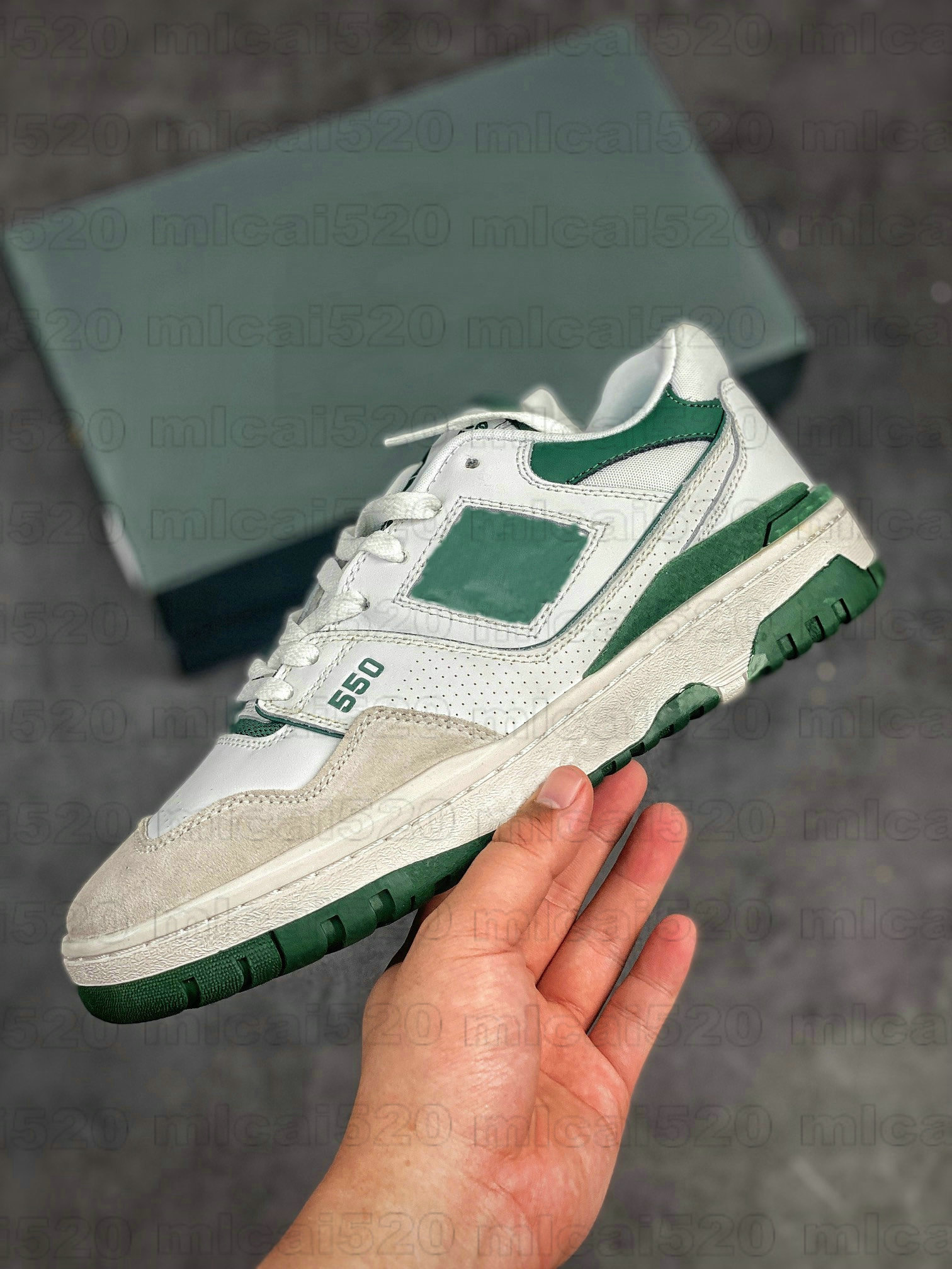 New BB550 550 Basketball Designer Skate Shoes White Navy Green Rubber Sole Low Cut Men Women Trainer Sports Shoe
New BB550 550 Basketball Designer Skate Shoes White Navy Green Rubber Sole Low Cut Men Women Trainer Sports Shoe