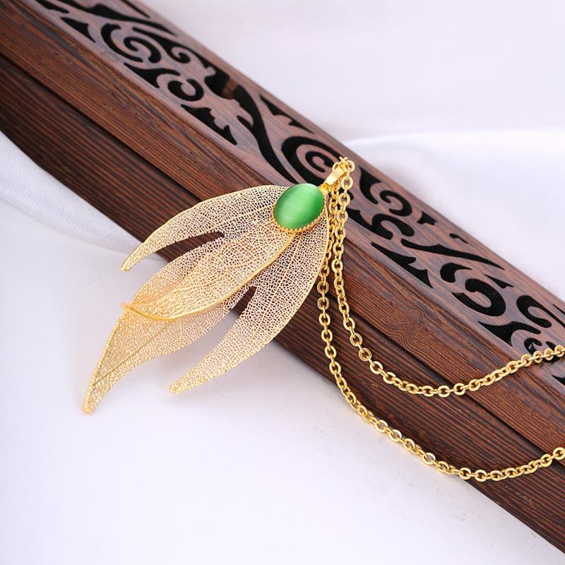 Chains Fashion Leaf Necklace Electroplated Pendant Precious Stones Shiny Charm Sweater Chain Gift Jewelry Hip Hop 30x75mm
Chains Fashion Leaf Necklace Electroplated Pendant Precious Stones Shiny Charm Sweater Chain Gift Jewelry Hip Hop 30x75mm