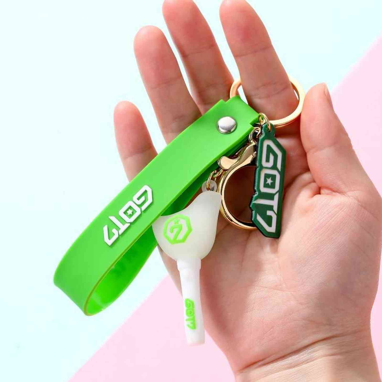 Kpop mini light keychain TWICE NCT GOT7 Light Stick Pendant key chain ring box high quality kpop bangtan H1126