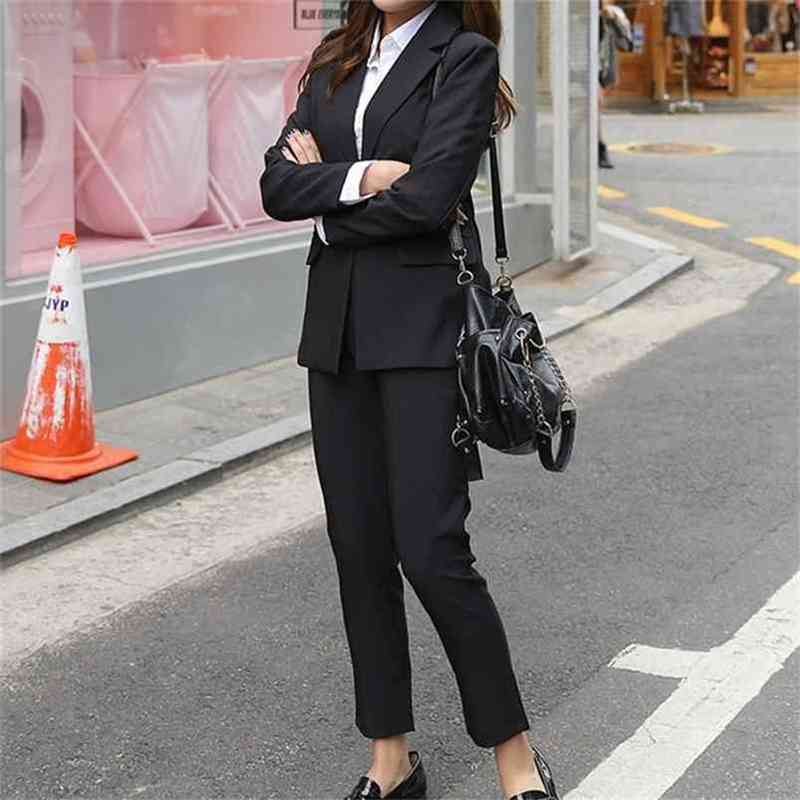Women Pant Suit Autumn Elegant Green Black Blazer Jacket And Pants 2 Pieces Set Office Women' 210603, Picture color
Women Pant Suit Autumn Elegant Green Black Blazer Jacket And Pants 2 Pieces Set Office Women' 210603, Picture color