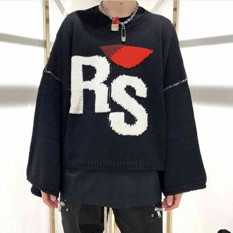 Raf Simons RS big letter sweater Ouyang Nana same size ins crew neck T-shirt couple loose short, Navy blue
Raf Simons RS big letter sweater Ouyang Nana same size ins crew neck T-shirt couple loose short, Navy blue