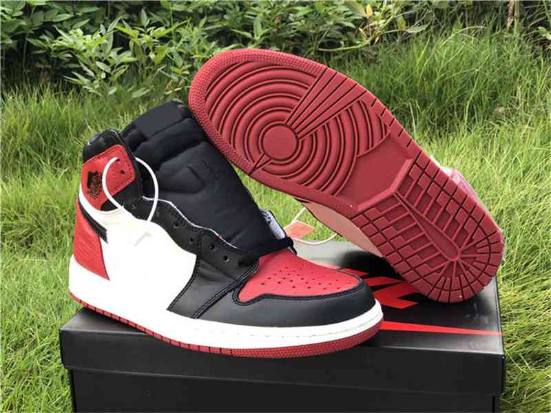 2021 Authentic 1 High OG Bred Toe Athletic Shoes Men Women Gym Red Black-Summit White Outdoor Sports Sneakers With Original Box
2021 Authentic 1 High OG Bred Toe Athletic Shoes Men Women Gym Red Black-Summit White Outdoor Sports Sneakers With Original Box