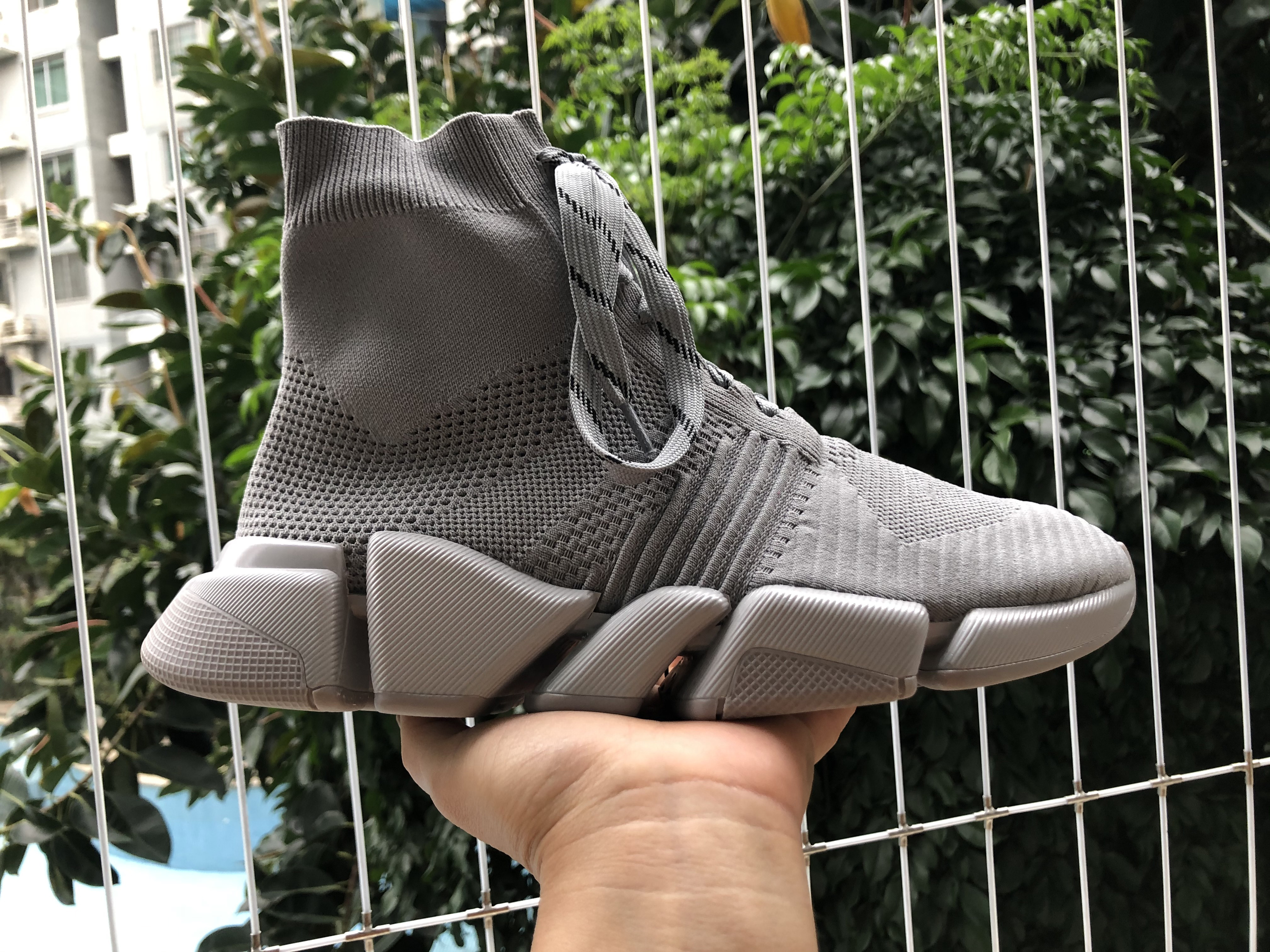 Top Quality Fashion boot Womens Pairs Speed 2.0 Sneakers Men Women Luxury Designers Shoes TripleS Black Outdoor Platform Casual Socks Shoe with box
Top Quality Fashion boot Womens Pairs Speed 2.0 Sneakers Men Women Luxury Designers Shoes TripleS Black Outdoor Platform Casual Socks Shoe with box