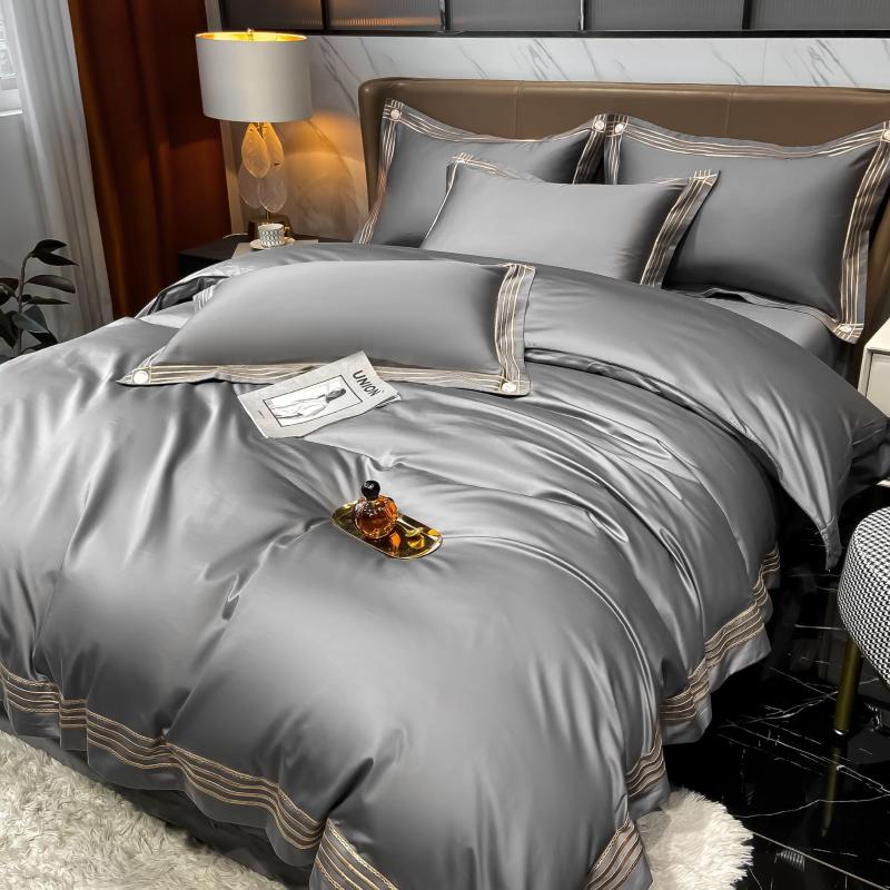 Bedding Sets Europe Satin Comforter Set Luxury Bed Gray Embroidery Queen King Size Duvet Cover Red Linen 4Pcs
Bedding Sets Europe Satin Comforter Set Luxury Bed Gray Embroidery Queen King Size Duvet Cover Red Linen 4Pcs