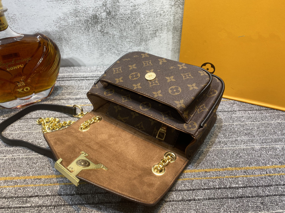 MM_166 LV LOUIS bags Vitton Fashion classic designer handbag messenger shoulder shopping bag clutch#22*17*8.5
MM_166 LV LOUIS bags Vitton Fashion classic designer handbag messenger shoulder shopping bag clutch#22*17*8.5