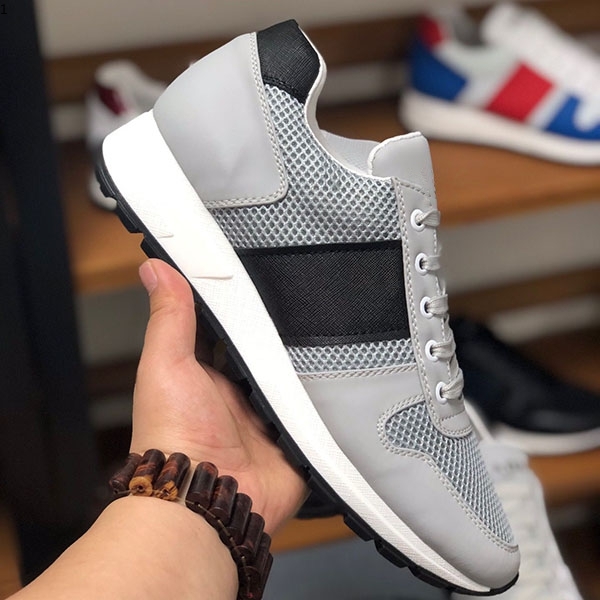 Dio 2021 Fashion Paris 17FW Triple-S Sneaker Triple S Running Dad Shoes for Men's Women Ceahp Sports Shoe mjkp003
Dio 2021 Fashion Paris 17FW Triple-S Sneaker Triple S Running Dad Shoes for Men's Women Ceahp Sports Shoe mjkp003
