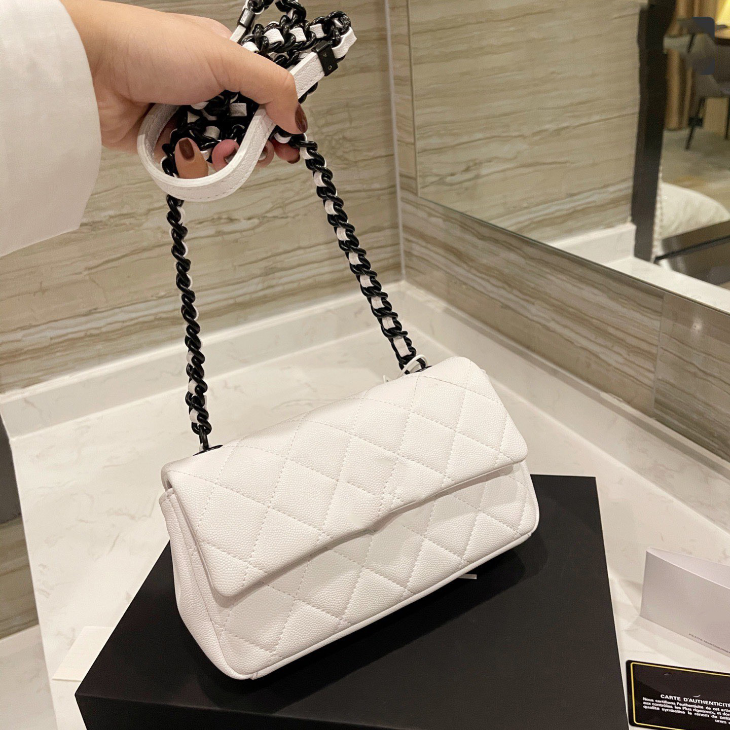 Famous Designer Brand Classi Mini Flap Bag Panda Black Matelasse Valentine Chain Carvia Genuine Leather Cowhide Women Vanity Cosmetic Crossbody Shoulder Handbags
Famous Designer Brand Classi Mini Flap Bag Panda Black Matelasse Valentine Chain Carvia Genuine Leather Cowhide Women Vanity Cosmetic Crossbody Shoulder Handbags