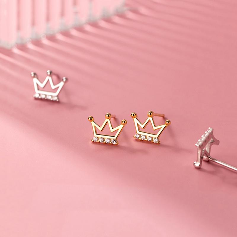 Real 925 Sterling Silver Zircon Hollow Crown Stud Earrings For Fashion Women Cute Fine Jewelry Minimalist Accessories
Real 925 Sterling Silver Zircon Hollow Crown Stud Earrings For Fashion Women Cute Fine Jewelry Minimalist Accessories