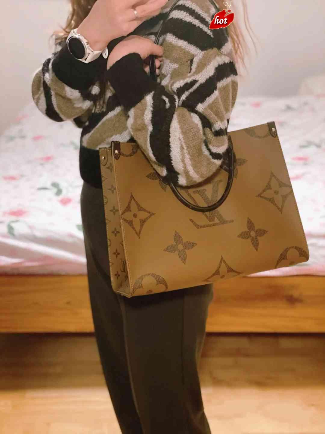 LV LOUIS Fashion ONTHEGO VITTON Womens Designers Handbags Shoulder Bag Luxurys Purses Luxury Clutch Women Leather Tote Ladies Cross, Red;black
LV LOUIS Fashion ONTHEGO VITTON Womens Designers Handbags Shoulder Bag Luxurys Purses Luxury Clutch Women Leather Tote Ladies Cross, Red;black