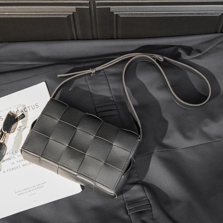 Factory wholesale men bag Joker atmosphere black Knitting Messenger bags street trend plaid shoulder handbag outdoor leisure leather fashion handbags
Factory wholesale men bag Joker atmosphere black Knitting Messenger bags street trend plaid shoulder handbag outdoor leisure leather fashion handbags
