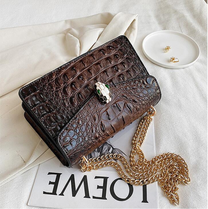 Factory wholesale women shoulder bags Vintage leather chain bag street trend embossed Alligator handbag elegant atmosphere Stone fashion handbags
Factory wholesale women shoulder bags Vintage leather chain bag street trend embossed Alligator handbag elegant atmosphere Stone fashion handbags