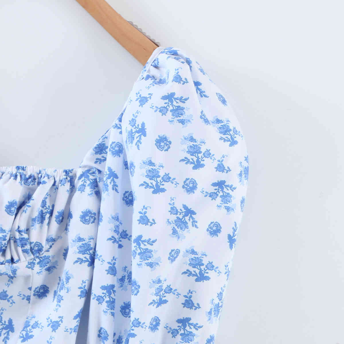 Vintage Blue White Floral Print Crop Shirt Women Sexy Square Neck Back Zipper Long sleeve Slim Fit Blouse Tops 210429