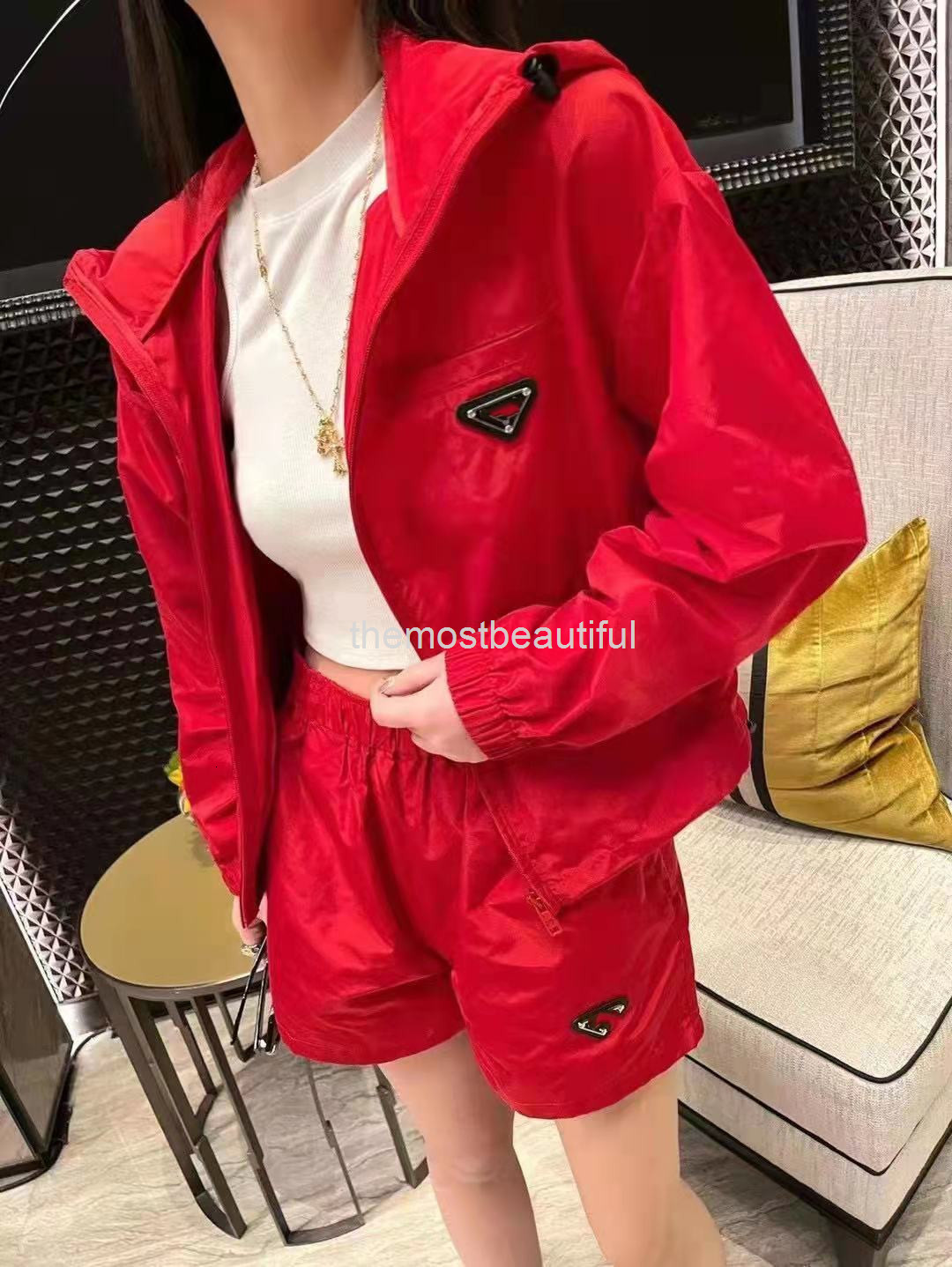 Two Piece Dress Fashion RED HOODED sunscreen suit women's spring and summer nylon triangular standard storm two piece
Two Piece Dress Fashion RED HOODED sunscreen suit women's spring and summer nylon triangular standard storm two piece