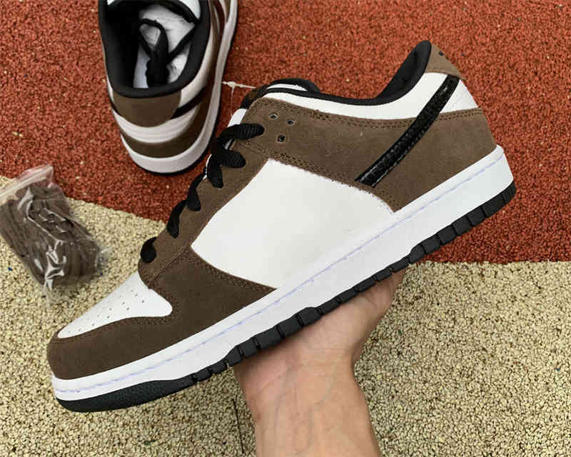 Shoes Dunk Dunks Low PRO Trail End Brown Skateboard White Black Casual Runner Trainers Sneakers Sports
Shoes Dunk Dunks Low PRO Trail End Brown Skateboard White Black Casual Runner Trainers Sneakers Sports