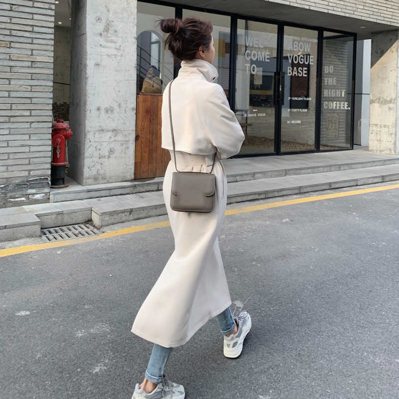 DEAT Trench Coat Women elegant Stand Collar With Belt Pick Hip Solid Beige High Street Autumn Fashion TU159 210820