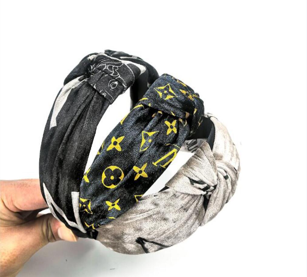Women Outdoor Sports Brand Designer Letter Printing Headband Candy Color for Women Girl Luxury Hairband Classic Pure Cotton High Quality Hair Accessories
Women Outdoor Sports Brand Designer Letter Printing Headband Candy Color for Women Girl Luxury Hairband Classic Pure Cotton High Quality Hair Accessories