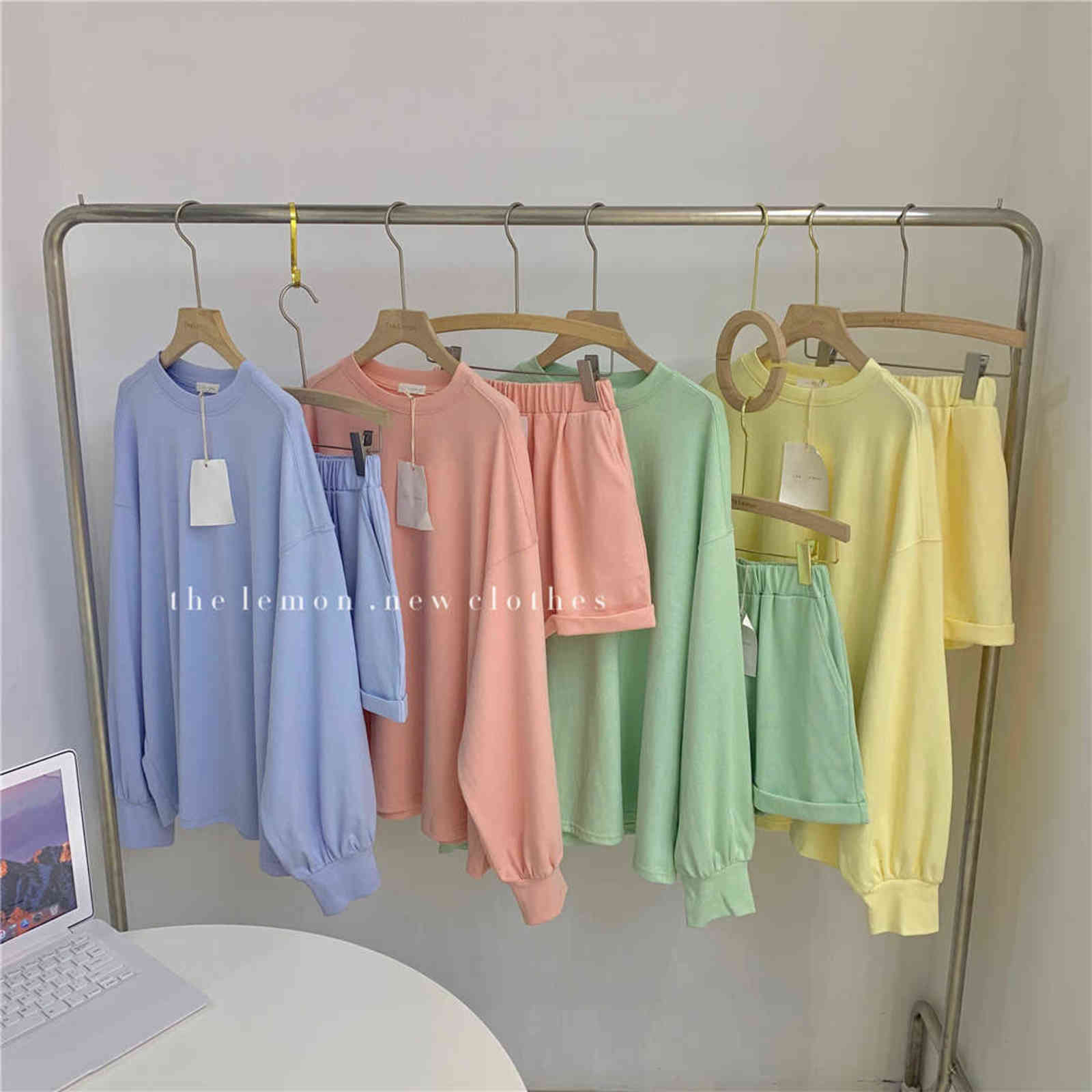 spring Korean candy color loose long-sleeved t-shirt + casual shorts suit women 211106