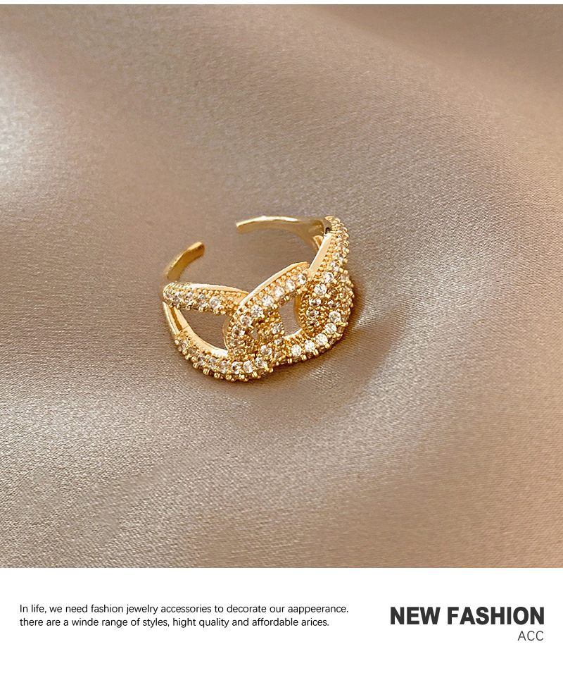 Fashion simple twist rings women's Personality Trend Micro inlaid zircon ring cold wind chain hand ornament
Fashion simple twist rings women's Personality Trend Micro inlaid zircon ring cold wind chain hand ornament