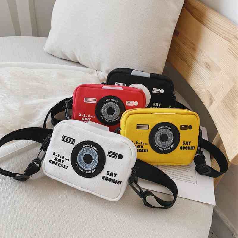 Children's 2021 new fashion messenger little boy girl's shoulder Korean trendy camera shape cross bag, Black
Children's 2021 new fashion messenger little boy girl's shoulder Korean trendy camera shape cross bag, Black