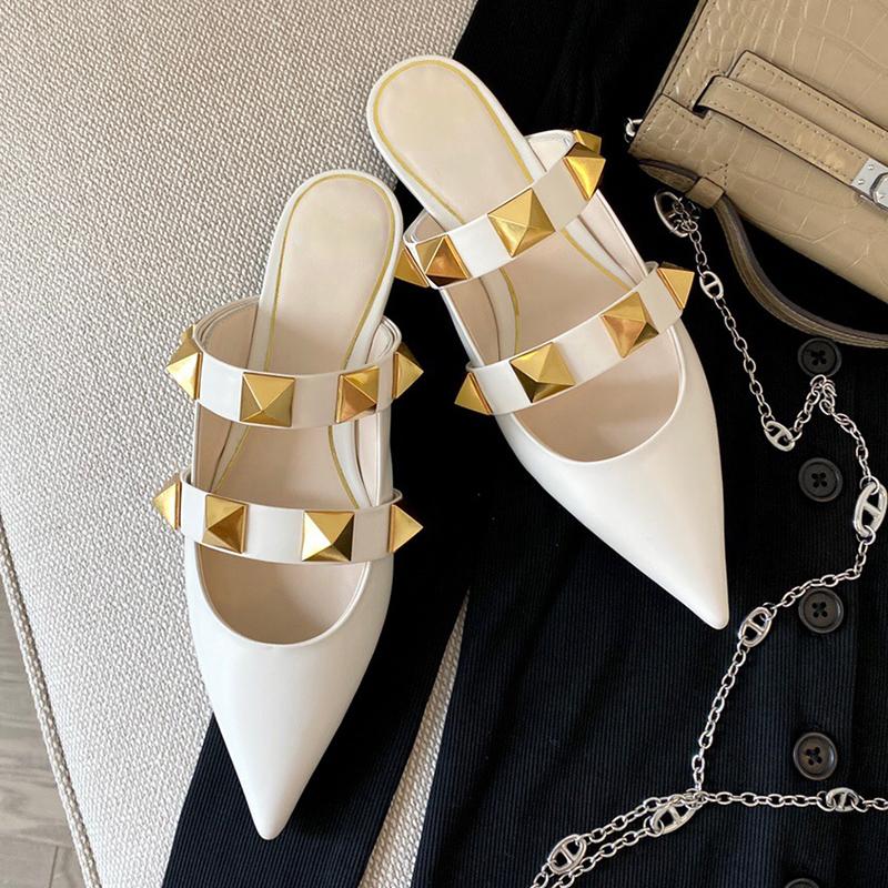 2021 Fashion Luxury Crystal Women Flat sandals slipper Designer Big willow nail casual shoes Genuine Leather sole slippers Womens sandal shoe, Black
2021 Fashion Luxury Crystal Women Flat sandals slipper Designer Big willow nail casual shoes Genuine Leather sole slippers Womens sandal shoe, Black