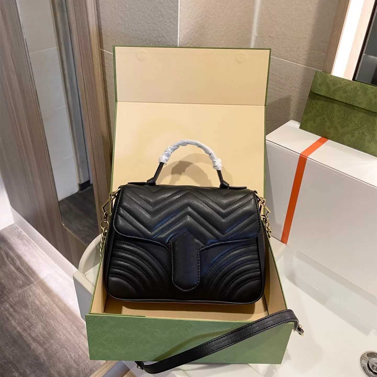 Top Quality Fashion Women Bags Designers Handbags Wallets Leather Chain Bag Crossbody Shoulder Bags Messenger Tote Bag Purse 5 color, Red
Top Quality Fashion Women Bags Designers Handbags Wallets Leather Chain Bag Crossbody Shoulder Bags Messenger Tote Bag Purse 5 color, Red
