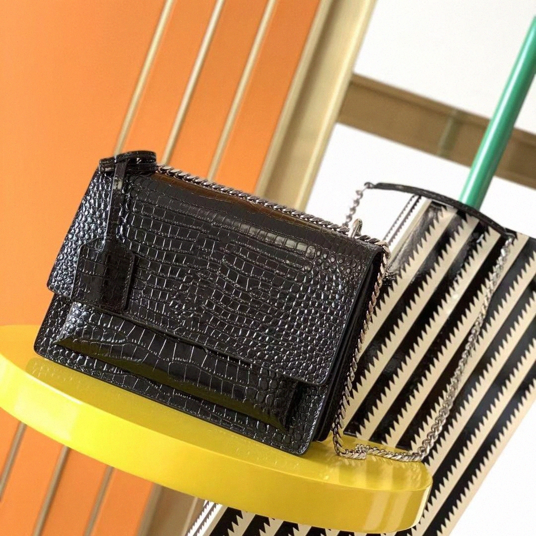 High quality flap bag luxury designer handbags SUNSET original leather women shoulder bags fashion medium crossbody bag Black/White Crocodile Pattern d5y9#
High quality flap bag luxury designer handbags SUNSET original leather women shoulder bags fashion medium crossbody bag Black/White Crocodile Pattern d5y9#