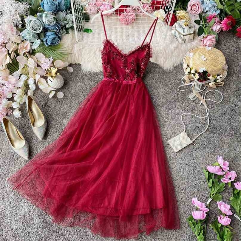 Fashion Women Patchwork Mesh Drsss Summer V-neck Slim Vintage Embroidery Lace Dresses Ladies Long Robe Vestidos Mujer 210525
Fashion Women Patchwork Mesh Drsss Summer V-neck Slim Vintage Embroidery Lace Dresses Ladies Long Robe Vestidos Mujer 210525