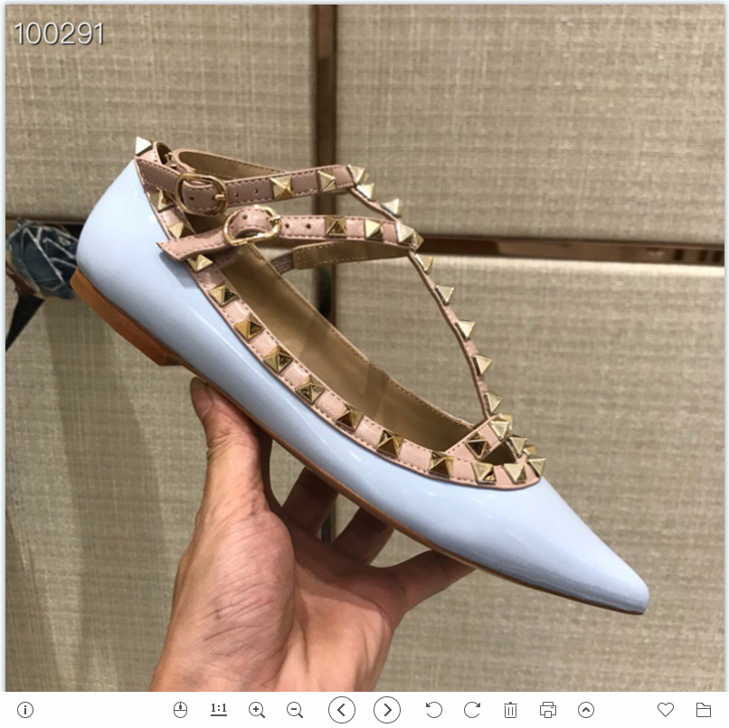 2021 Good Quality Fashion Women Luxurys Designers Shoes Designer Sandals Womens Luxury High Heels Sandal Dress Shoess With Box Size 35-41 -G423, Blue
2021 Good Quality Fashion Women Luxurys Designers Shoes Designer Sandals Womens Luxury High Heels Sandal Dress Shoess With Box Size 35-41 -G423, Blue