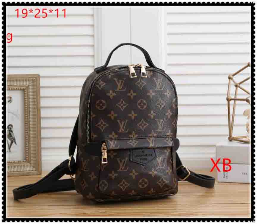 LV Louis Handbags Vitton Mens women designers luxurys bags ladies handbag Messenger bag shoulder men backpack 3215, Please choose the color you like
LV Louis Handbags Vitton Mens women designers luxurys bags ladies handbag Messenger bag shoulder men backpack 3215, Please choose the color you like