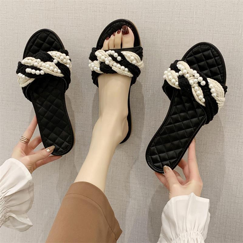 Slippers Summer Fashion Sweet Pearl Flat-Bottom Non-Slip Wear-Resistant Ladies Slippers, Comfortable Outer Wear Flip-Flop Beach Slippers., Black
Slippers Summer Fashion Sweet Pearl Flat-Bottom Non-Slip Wear-Resistant Ladies Slippers, Comfortable Outer Wear Flip-Flop Beach Slippers., Black