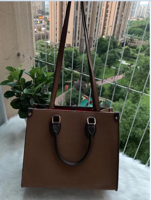 Fashion Bags Totes Designers Handbag Luxurys handbags High Quality Ladies Chain Shoulder Bag Patent Leather Diamond Evening Cross body Purses two colors, Brown
Fashion Bags Totes Designers Handbag Luxurys handbags High Quality Ladies Chain Shoulder Bag Patent Leather Diamond Evening Cross body Purses two colors, Brown