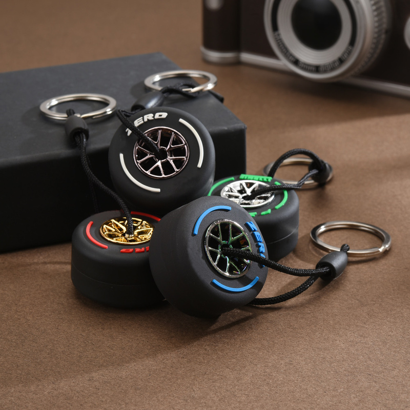 Box and 4 Pcs Racing Tire Set Keychain Mini Simulation Tire Pendant Men and Women Car Key Chain Ring Gift For Friend 220228