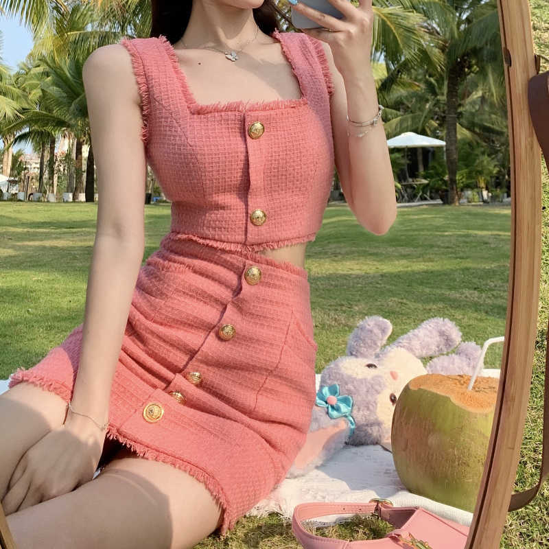 Summer Fashion Tweed 2 Piece Set Women Elegant Square Collar Sexy Short Vest Top + Bodycon Mini Skirt Suits 210526, Photo color
Summer Fashion Tweed 2 Piece Set Women Elegant Square Collar Sexy Short Vest Top + Bodycon Mini Skirt Suits 210526, Photo color