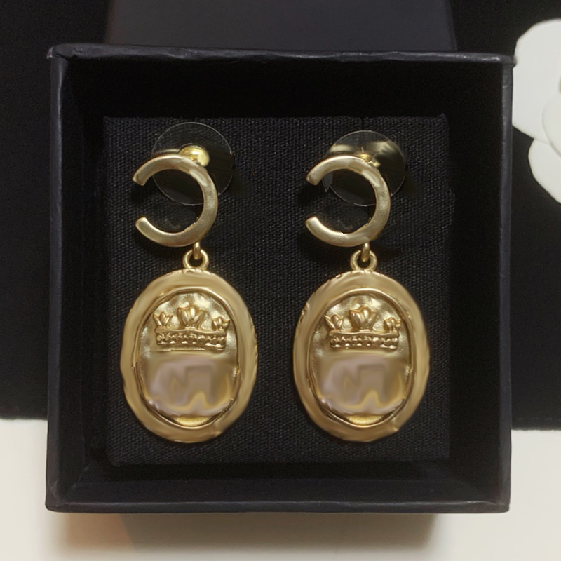 Fashion Earring Have Stamp Studs For Women Classic Letters Crown Earrings 925 silver needle Top Party Gift PSC14, Golden;silver
Fashion Earring Have Stamp Studs For Women Classic Letters Crown Earrings 925 silver needle Top Party Gift PSC14, Golden;silver