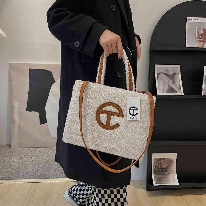 2022 New Shopping Bag Texture Handbag Women's Large Capacity One Shoulder Messenger Tote Bag, Only extra shipping(not for sale)
2022 New Shopping Bag Texture Handbag Women's Large Capacity One Shoulder Messenger Tote Bag, Only extra shipping(not for sale)