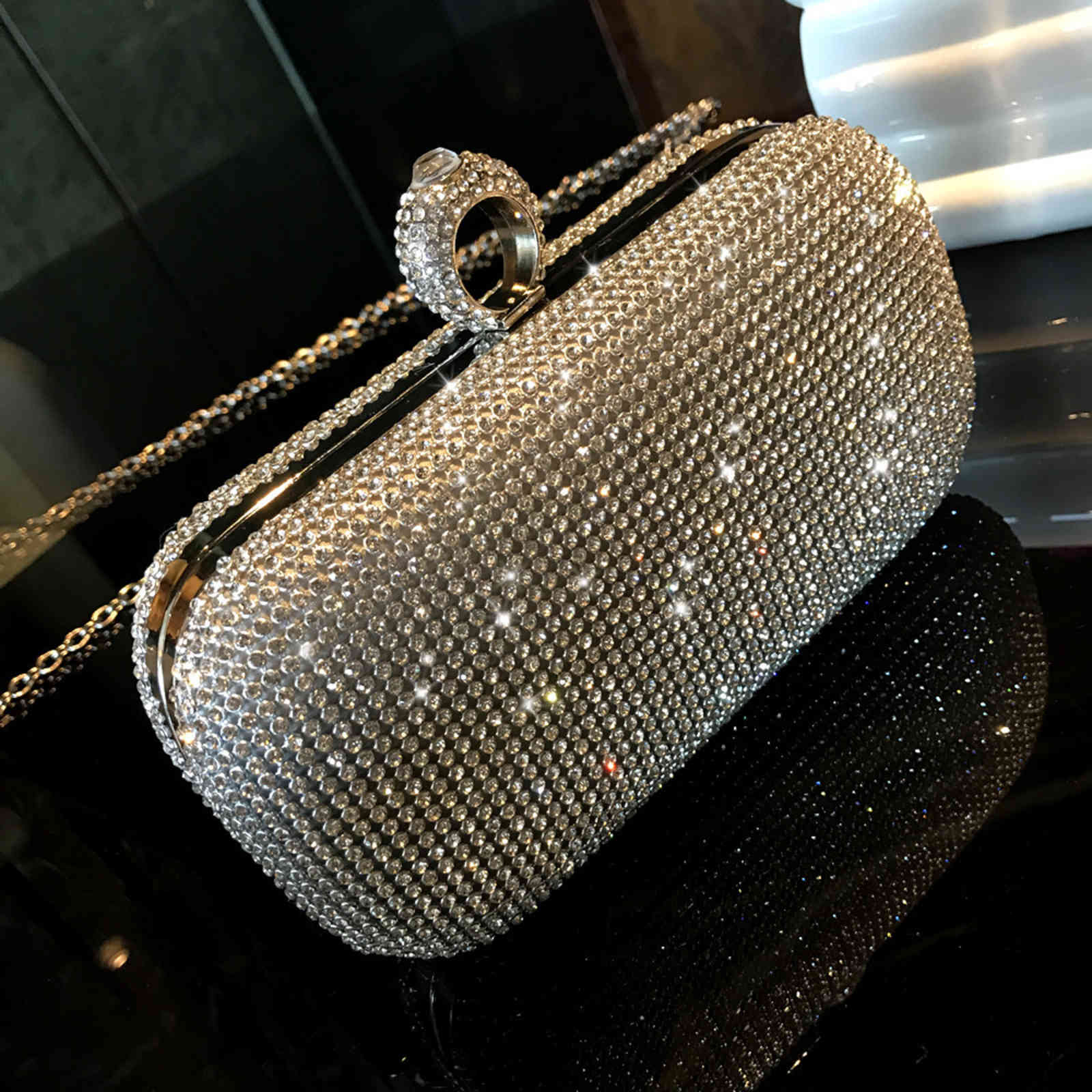 Evening Bags Hong Kong handbag fashion simple and versatile diamond inlaid bridal celebrity temperament chain, 1# shoe box
Evening Bags Hong Kong handbag fashion simple and versatile diamond inlaid bridal celebrity temperament chain, 1# shoe box