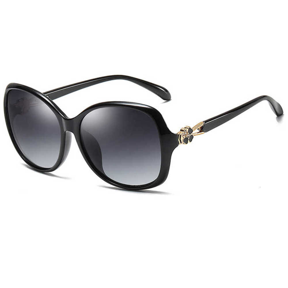 Transparent Red Channel Sunglasses Women Fashion Polarized Sun Glasses For Ladies, White;black
Transparent Red Channel Sunglasses Women Fashion Polarized Sun Glasses For Ladies, White;black