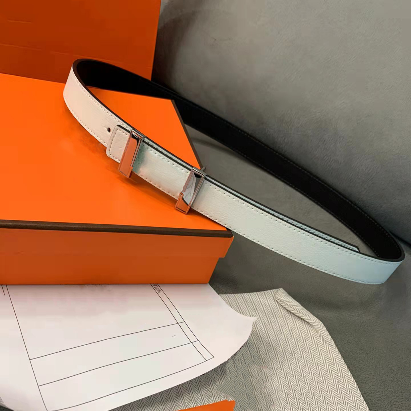 belt Luxury Designer belt women's belts classic style high quality leather goods width 2.3cm various colors are available very beautiful, Customize
belt Luxury Designer belt women's belts classic style high quality leather goods width 2.3cm various colors are available very beautiful, Customize