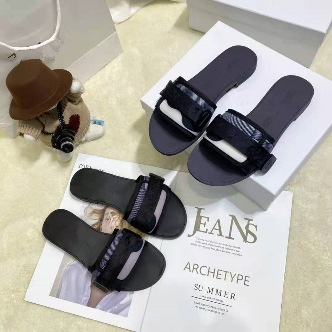 Lastest Women Black blue Slippers with technical fabirc band summer slides nylon flat comfortable rubber sole scuffs Size :35-41
Lastest Women Black blue Slippers with technical fabirc band summer slides nylon flat comfortable rubber sole scuffs Size :35-41