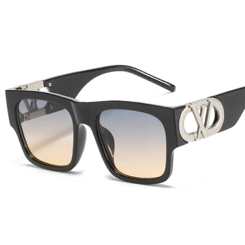 New fashion large Frame Sunglass Women's personality street photography trend sunglass straight
New fashion large Frame Sunglass Women's personality street photography trend sunglass straight