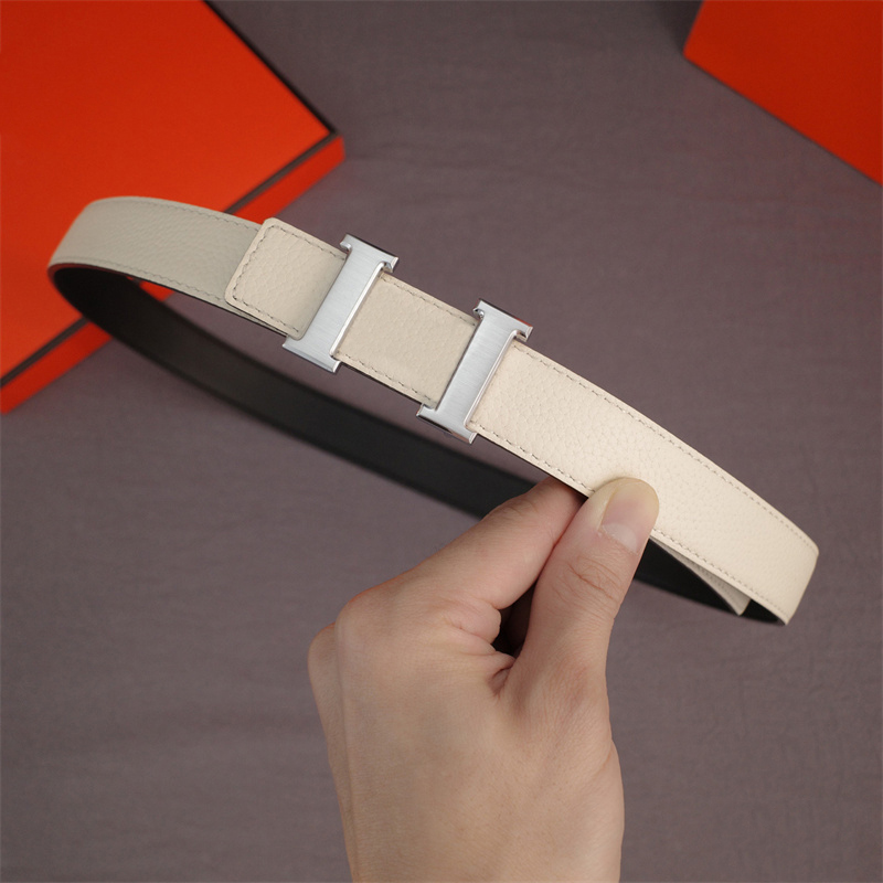 Genuine Cowskin Belt For Women Fashion Men Designer Belts H Letter Buckle Mens Luxury Waistband Cintura Ceintures Gürtel Belt 2.4 Width, Black;brown
Genuine Cowskin Belt For Women Fashion Men Designer Belts H Letter Buckle Mens Luxury Waistband Cintura Ceintures Gürtel Belt 2.4 Width, Black;brown